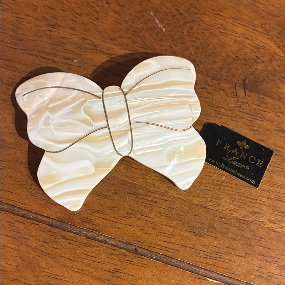 France Luxe CLASSIC COOL FRENCH FEMININE Cream Bow Hair Clip NWT 💋